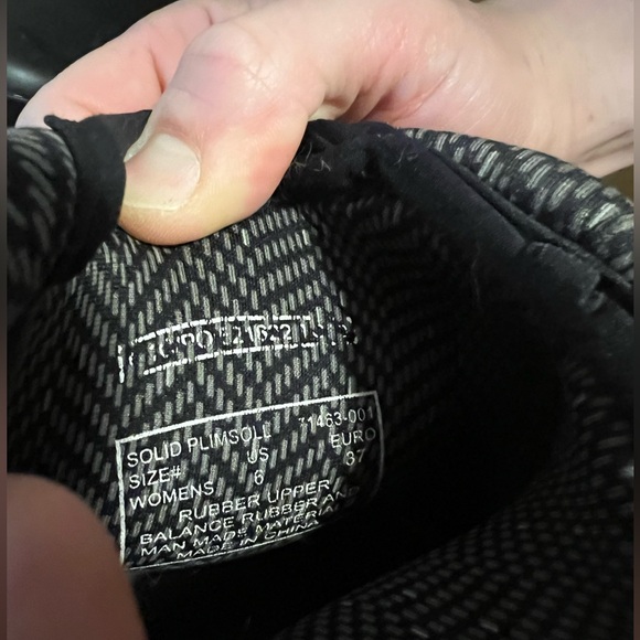 Bogs. Women’s size 5. Black mid length. - Picture 3 of 3